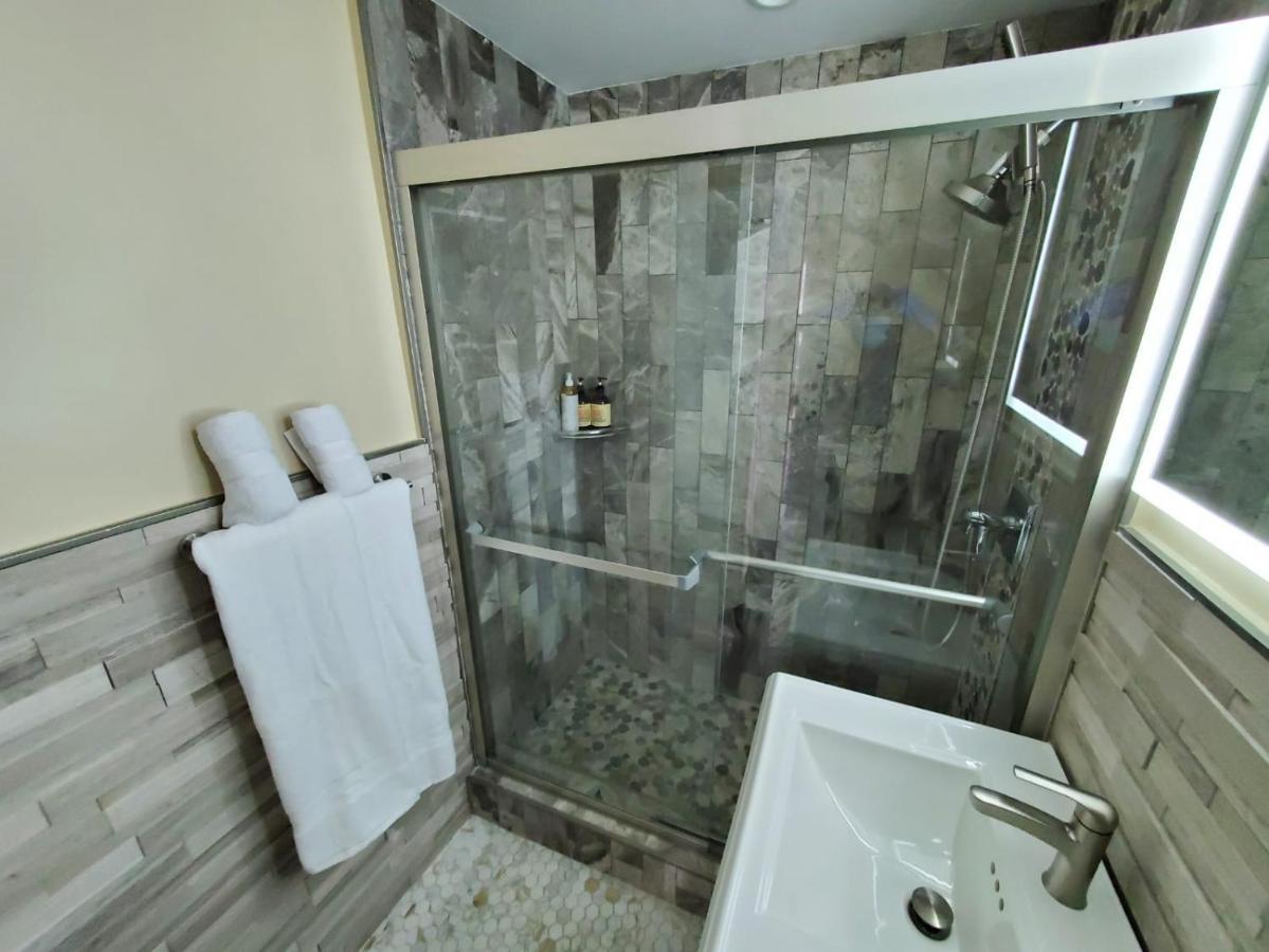 Just Renovated 3 Br/2Bath/ Parking+ Downtown View Leilighet Atlanta Eksteriør bilde
