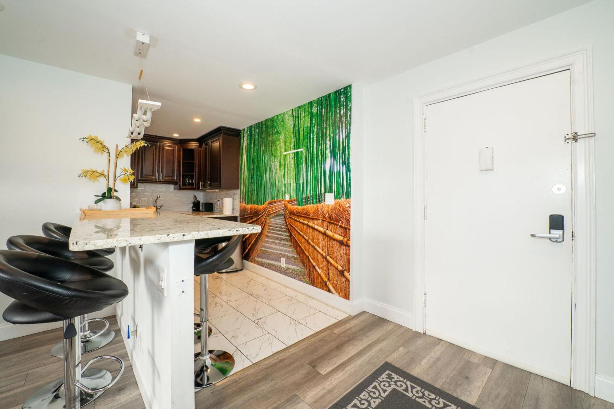 Just Renovated 3 Br/2Bath/ Parking+ Downtown View Leilighet Atlanta Eksteriør bilde